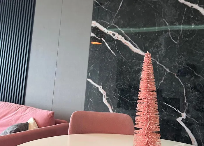 Sky Smart Twin 29th & 30th Included Apartment